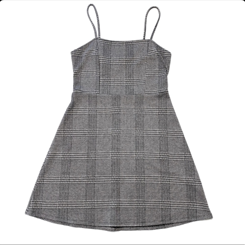 Express black & white patterned dress